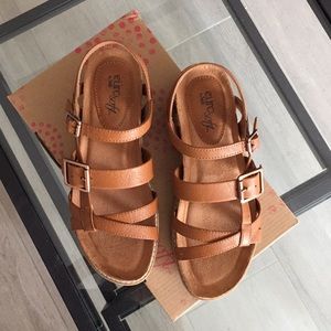 EuroSoft by Sofft tan Lesley sandals